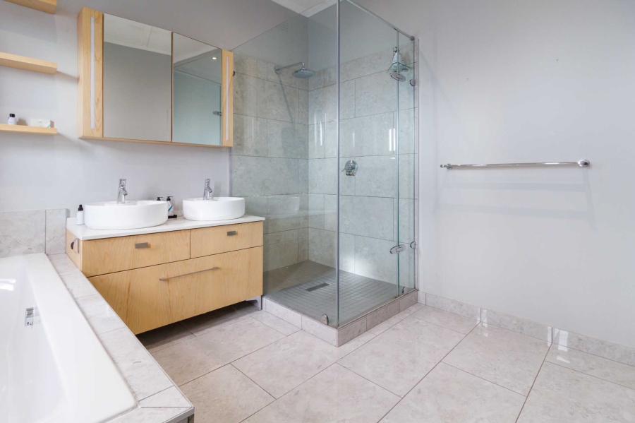 4 Bedroom Property for Sale in Bantry Bay Western Cape